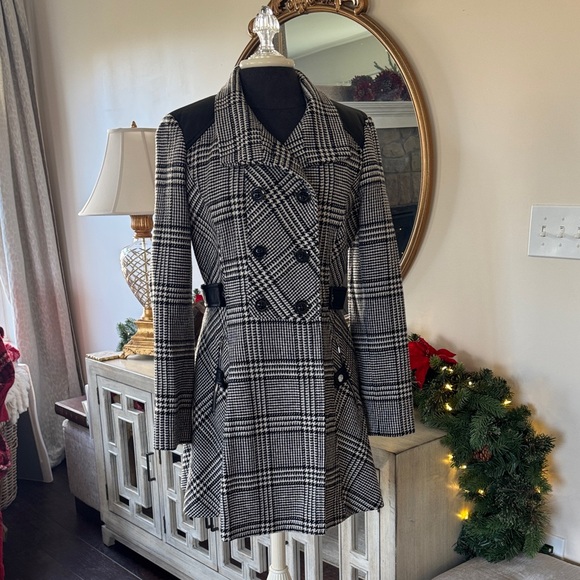 Guess Black and White Plaid Coat (medium)